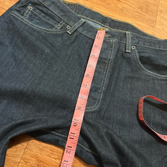 Levi's 501 Button Fly Straight Leg Dark Wash Blue Jeans. 33 waist X 32 inseam. - Picture 14 of 15